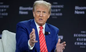 Trump né tránh câu hỏi về 'liên lạc với ông Putin'