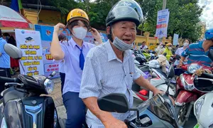 Bộ Giáo dục nói lý do cộng điểm lớp 10 cho con cán bộ cách mạng trước 1945